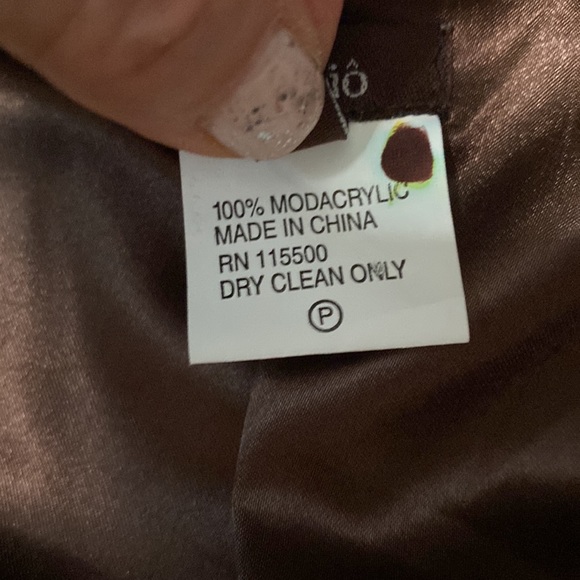 ESCIO Faux Fur Vest - Picture 12 of 14